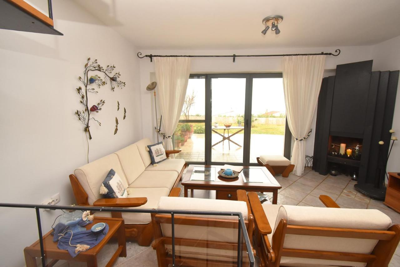 Olia Sea View Shared Pool Villa, Néa Fókaia Zewnętrze zdjęcie